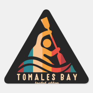 Retro Tomales Bay Kayaking Dreieckiger Aufkleber