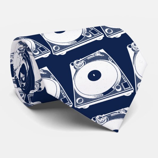 Retro-Turntable Graphic in White Krawatte (Gerollt)