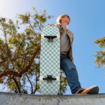 Retro Turquoise Checkered Pattern Checkerboard der Skateboard<br><div class="desc">Türkisfarbene Schachbrettmuster Retro-Skateboard der 90er Jahre</div>