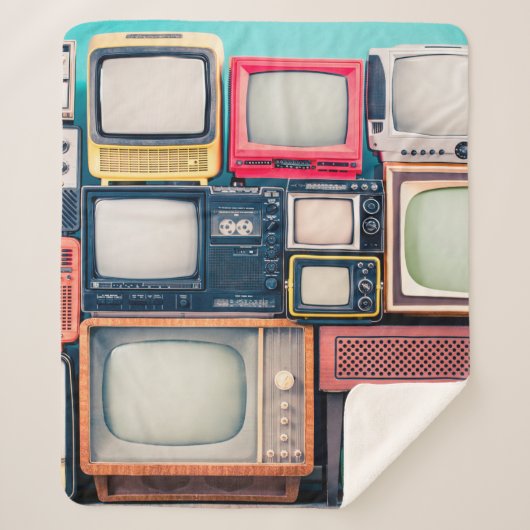 Retro-TV-Empfänger Set aus zirka 60er, 70er und 80 Sherpadecke (Vorderseite)