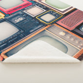 Retro-TV-Empfänger Set aus zirka 60er, 70er und 80 Sherpadecke (3/4)