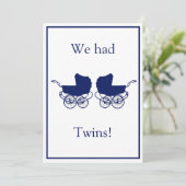 Retro Twins Baby Announcement Blue Einladung (Stehend Vorderseite)