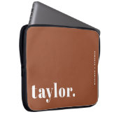 Retro Typografie Terracotta Personalisiert Laptopschutzhülle (Vorne Rechts)