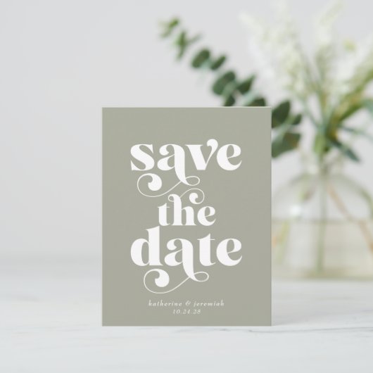 Retro Typografy Sage Green Wedding Save the Date (Stehend Vorderseite)