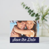 RETRO-TYPOGRAPHIE | NAVY SAVE THE DATE POSTCARD ANKÜNDIGUNGSPOSTKARTE (Stehend Vorderseite)