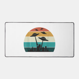 Retro UFO-Angriff Sonnenuntergang - Coole Vintage- Schreibtischunterlage
