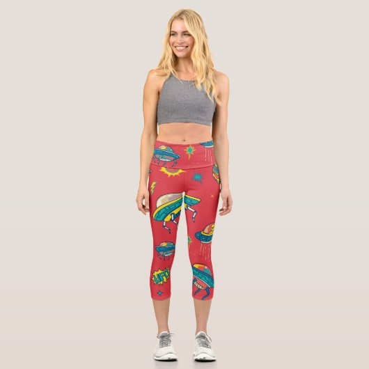 Retro UFO Space Invaders Capri Leggings (Vorderseite)
