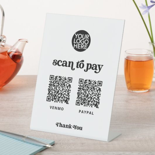 Retro und Boho | Zwei Möglichkeiten, Scannable QR Sockelschild (In Situ)