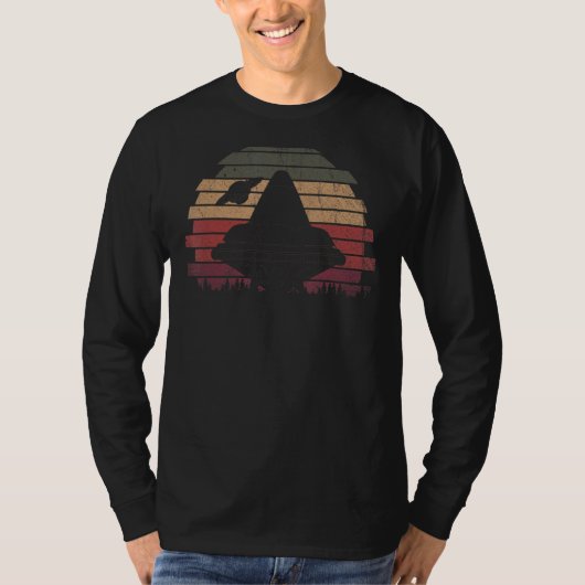Retro Undefined Flying Object Alien Science Fic T-Shirt (Vorderseite)