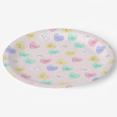 Retro Valentine's Day Candy Hearts on Baby Pink Pappteller (Schrägansicht)