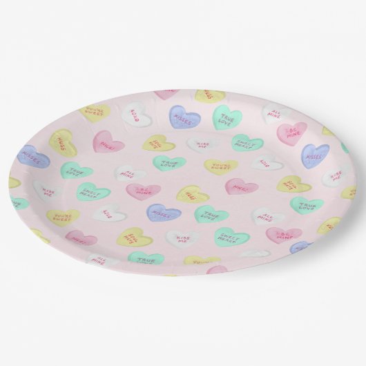 Retro Valentine's Day Candy Hearts on Baby Pink Pappteller (Schrägansicht)