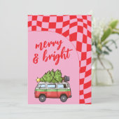 Retro Van Checkerboard Merry & Bright Christmas Feiertagskarte (Stehend Vorderseite)