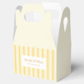 Retro Vanilla Yellow Heart Stripes Bakery Business Geschenkschachtel (Geöffnet)