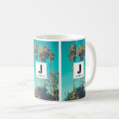 Retro Vibe Monogramm Kaffeetasse (VorderseiteRechts)