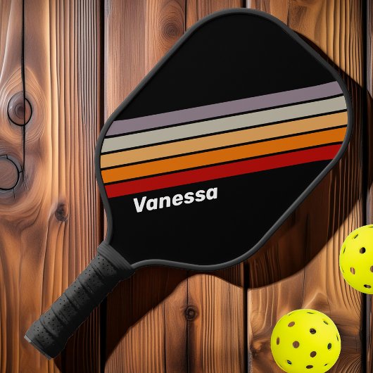 Retro Vibe Rainbow Strichen mit Namen Pickleball Schläger