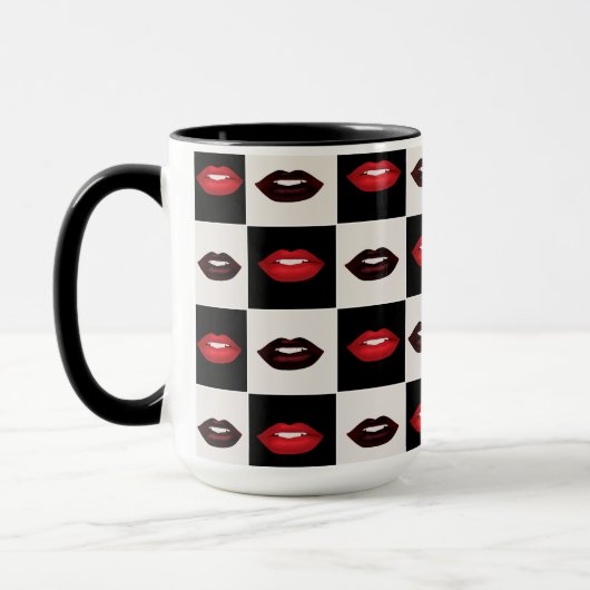Retro Vibes Checkerboard | Rote Lippen Tasse (Links)