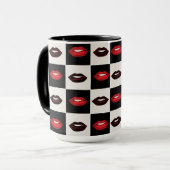Retro Vibes Checkerboard | Rote Lippen Tasse (Vorderseite Links)