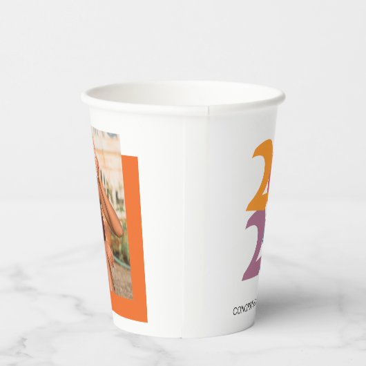 Retro Vibes Graduation Party Class of 2024 Pappbecher (Rechts)