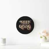 Retro Vibes - Vintage Typografie Runde Wanduhr (Zuhause)