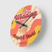 Retro Vibes Vintage Wedding Runde Wanduhr (Winkel)