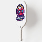 Retro Viewmaster Badge: Last Generation of Offline Pickleball Schläger (Links)