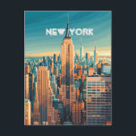 Retro Vintag Sunset über Manhattan Postkarte<br><div class="desc">Eine lebendige und farbenfrohe Illustration der New Yorker Skyline bei Sonnenuntergang, die in einem Retro-Vintagen Stil dargestellt wird. Das imposante Empire State Gebäude ist in der Mitte hoch und strahlt goldenes Licht aus. Der Himmel strahlt in Orange, Rosa und lila Farbtönen aus und spiegelt sich in den ruhigen Gewässern unten...</div>