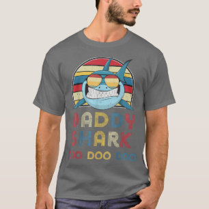 Retro Vintage Daddy Sharks-Geschenk für den Vater T-Shirt