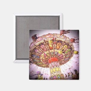 Retro-Vintage-Foto einer Karussell-Schaukel mit ro Magnet