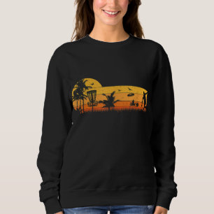 Retro Vintage Frisbee Golf Player Design Disk Golf Sweatshirt
