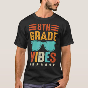 Retro Vintage Gläser 8. Grade Vibes Back to Scho T-Shirt