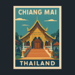 Retro Vintage Reise Chiang Mai Thailand Tempel Postkarte<br><div class="desc">Entdecken Sie den Charme Nordthailands mit dieser urigen,  von Touristen inspirierten Postkarte mit Chiang Mai. Zeichnend an der reichen Geschichte der Stadt und den atemberaubenden Tempeln zeigt dieses Stück Chiang Mais zeitlosen Charme in einer Retro-Ästhetik,  die an klassische Reiseplakate erinnert.</div>