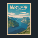 Retro Vintage Travel Norwegen Fjord Landschaft Postkarte<br><div class="desc">Treten Sie ein in die bezaubernde Landschaft Norwegens mit dieser bezaubernden Retro-Reise-inspirierten Postkarte. Inmitten nostalgischer Farben und Vintagen Charmes vereint dieses Design die landschaftliche Schönheit der rauen Landschaft Norwegens in einer Retro-Ästhetik,  die an klassische Reiseplakate aus früheren Zeiten erinnert.</div>