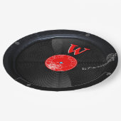 Retro Vinyl Groove - Monogrammatisches Vintages De Pappteller (Schrägansicht)