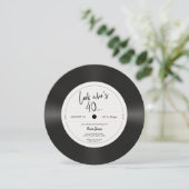 Retro vinyl record look who’s 40, 40th birthday einladung (Stehend Vorderseite)