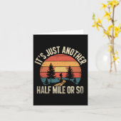 Retro Wanderdesign Funny ist nur noch eine halbe m Karte (Gelbe Blume)