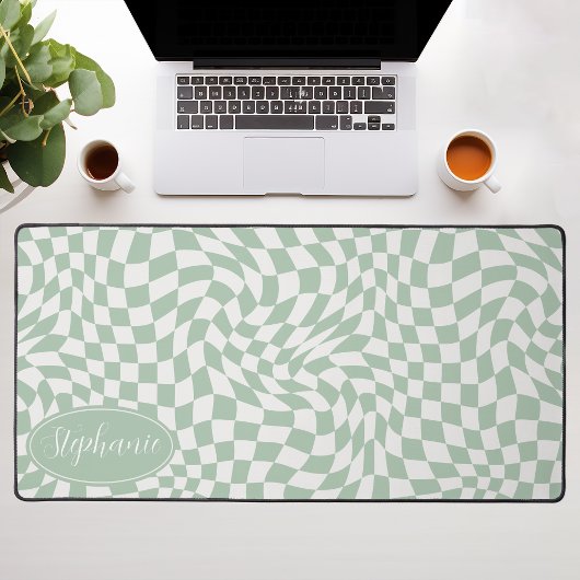 Retro Wave: Moderne grüne Schachbretter mit Wavy M Schreibtischunterlage