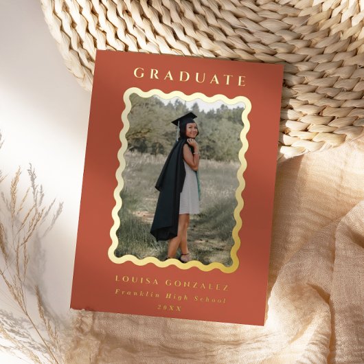 Retro Waves Terracotta & Gold Abschluss Folieneinladung