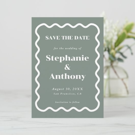 Retro Wavy Edge Sage Green Wedding der 50er Jahre Save The Date (Stehend Vorderseite)
