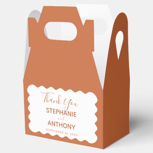 Retro Wavy Edge Terracotta Wedding Geschenkschachtel (Geöffnet)