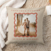 Retro Wavy Frame Terracotta New Weds Foto Kissen (Decke)