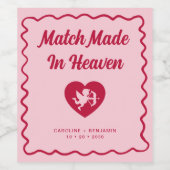 Retro Wavy Match Made In Heaven Cupid Wedding Weinetikett (Einzelnes Label)
