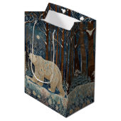 Retro-Weißbär boho Winterwald Mittlere Geschenktüte (Vorderseite Schrägansicht)