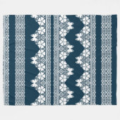 Retro-weiße Spitze mit Schmetterlingen auf dunkelb Fleecedecke (Vorderseite (Horizontal))