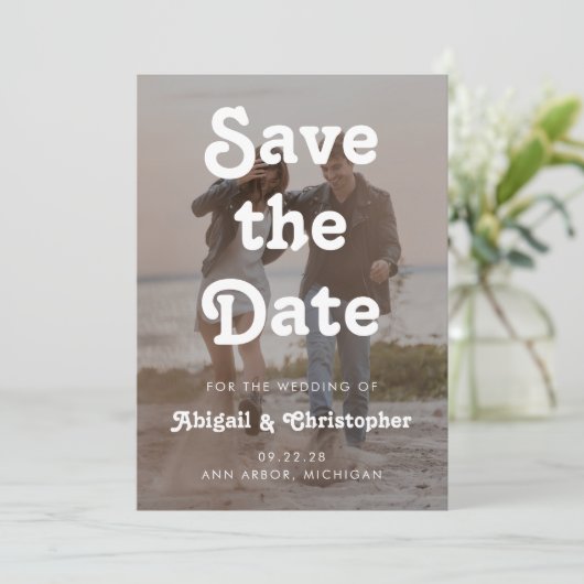 Retro White Text Overlay 2 Foto QR Code Hochzeitsc Save The Date (Stehend Vorderseite)