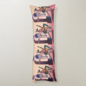 Retro Wild Dog Guitarist – Minimalist Body Pillow  Seitenschläferkissen (Rückseite (Vertikal))