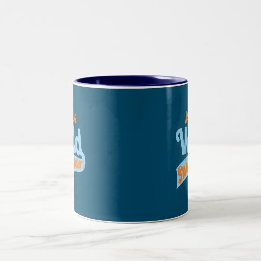 Retro Wild Swimmer Grafik für Frauen Zweifarbige Tasse (Mittel)