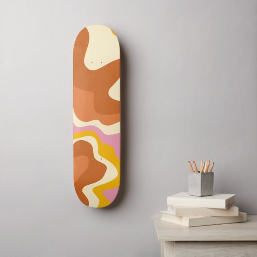 Retro Wirbel Geometric Boho 70er Peach & Brown Skateboard (Wandkunst)