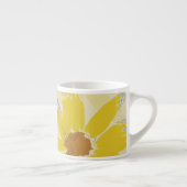 Retro Yellow Daisy Mit Monogramm Espressotasse (Rechts)