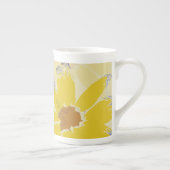 Retro Yellow Daisy Mit Monogramm Porzellantasse (Rechts)