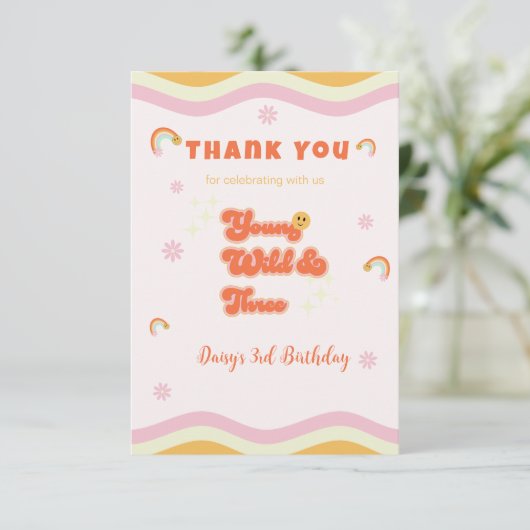 Retro Young Wild und Three Birthday Dankeskarte (Stehend Vorderseite)